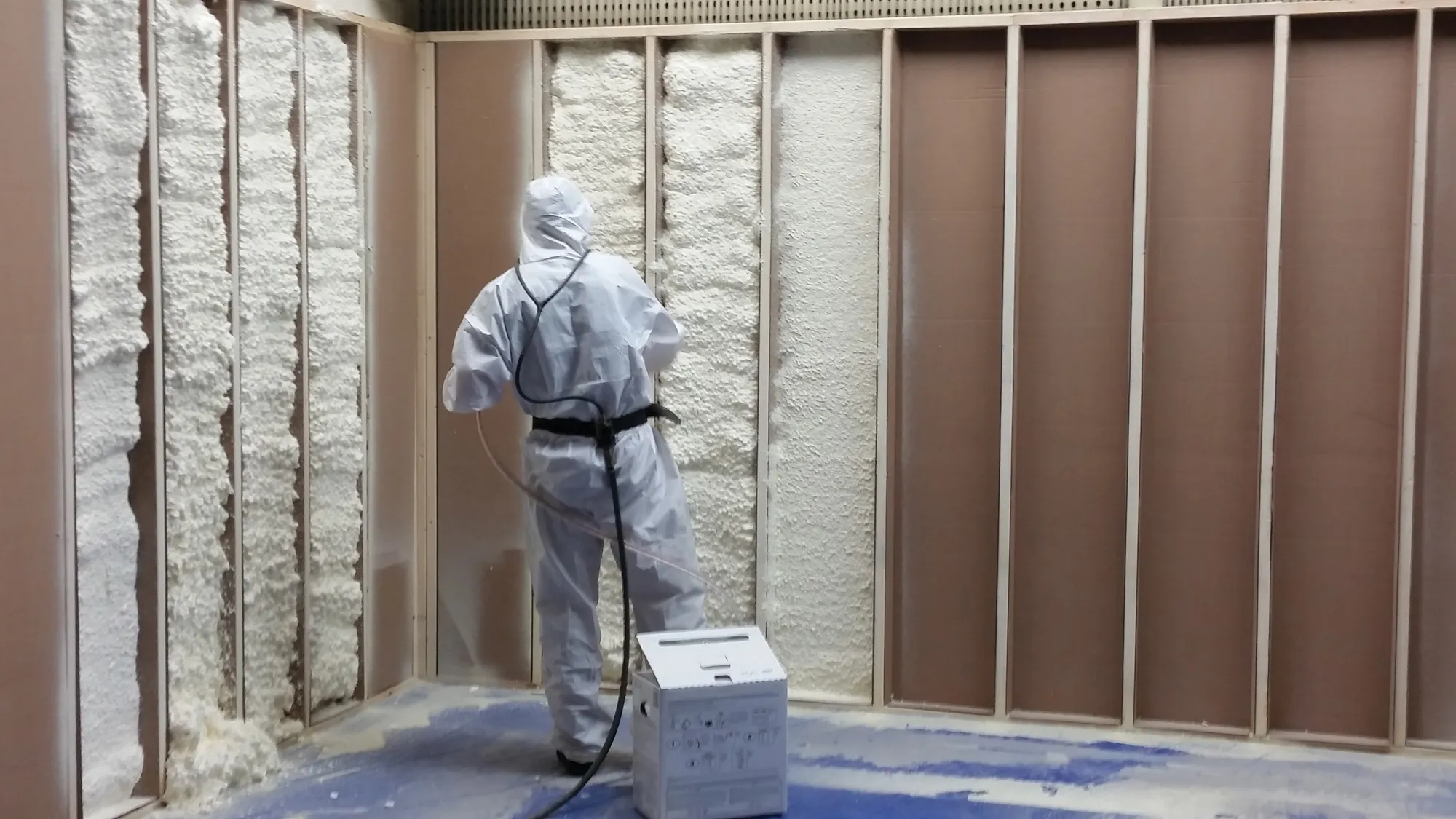 Closed-cell foam insulation installation