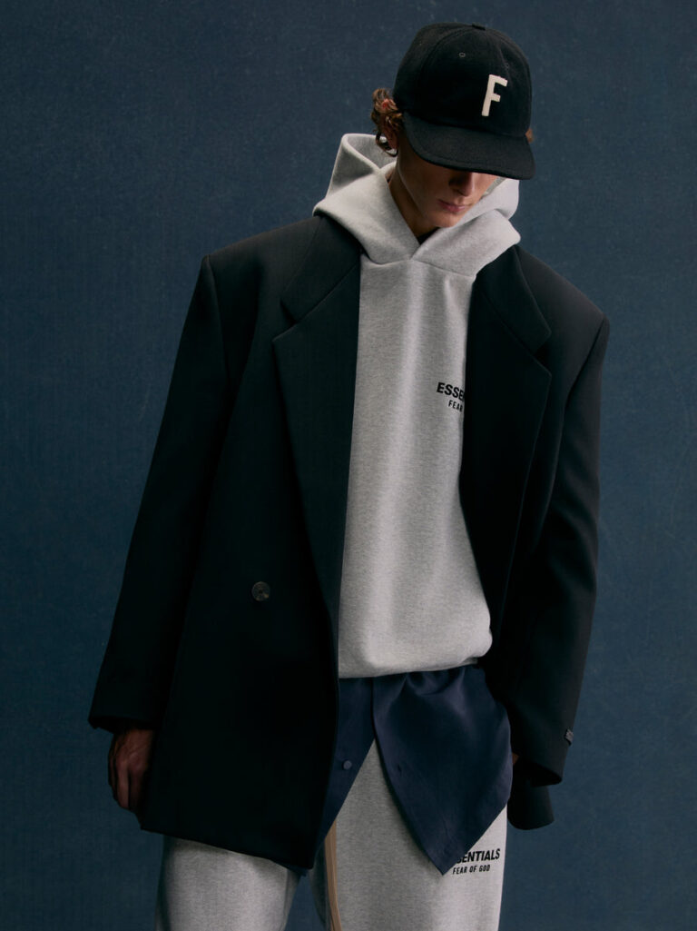 Essentials_HO24_Look_34_0035_V1-3-4crop_900x