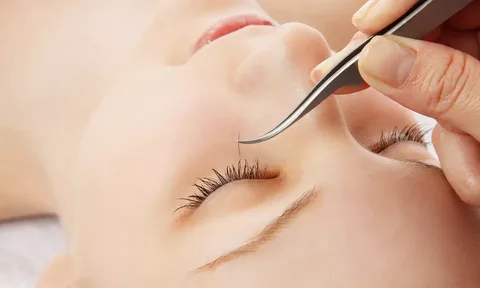 eyelash salon