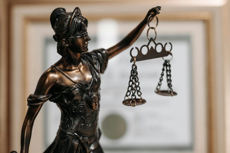 After suffering a personal injury—whether from a car crash, a slip-and-fall, or another accident—your immediate focus should be on recovery. But the steps you take (or fail to take) in the days and weeks that follow can significantly impact your right to fair compensation. Many injury victims unknowingly make avoidable errors that weaken their case or limit their financial recovery. If you’ve been injured in Phoenix due to someone else’s negligence, speaking with experienced Injury Lawyers in Phoenix early in the process can help you avoid critical missteps and protect your legal rights from day one.