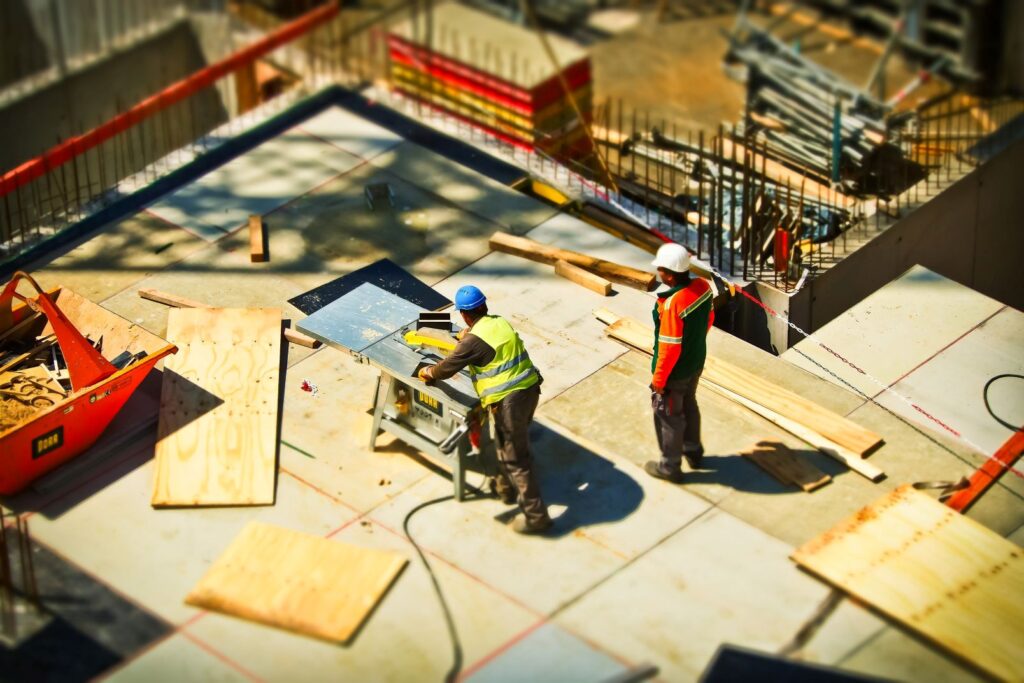 Commercial construction contractors