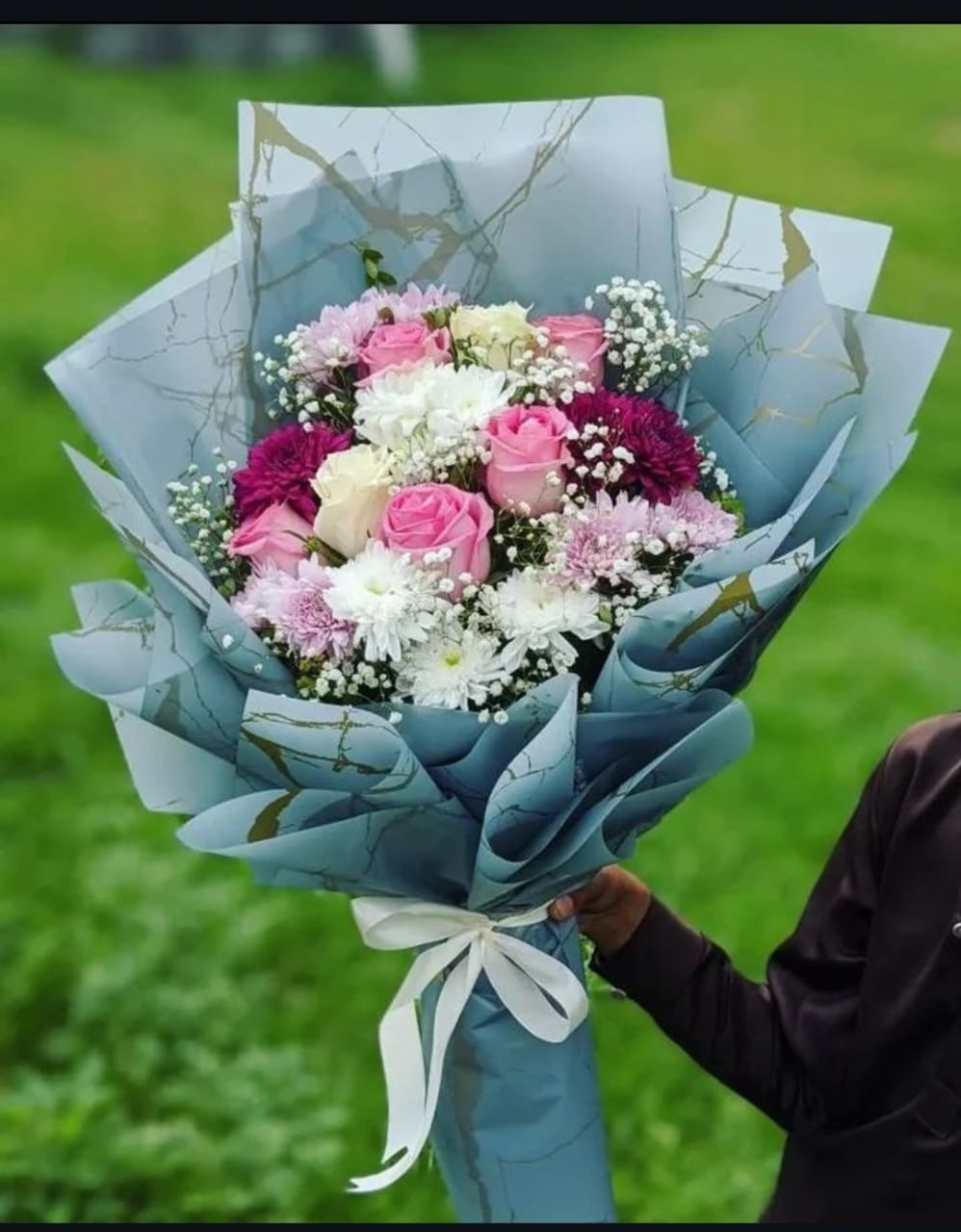 Send Flower Gifts in Faisalabad: Elegant Arrangements for Every Occasion