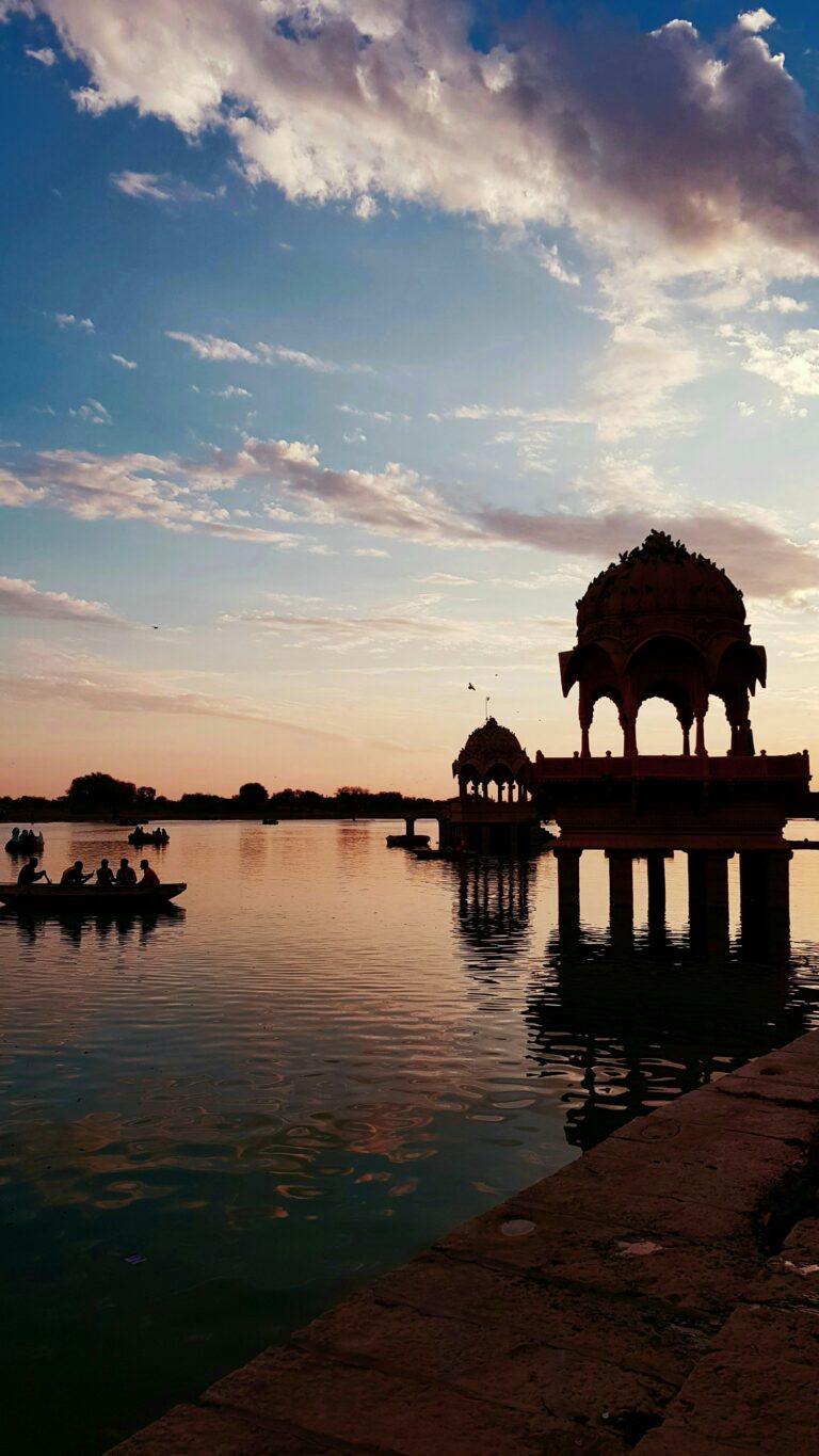 karan-kartikeya-iRYSaE-bN_8-unsplash